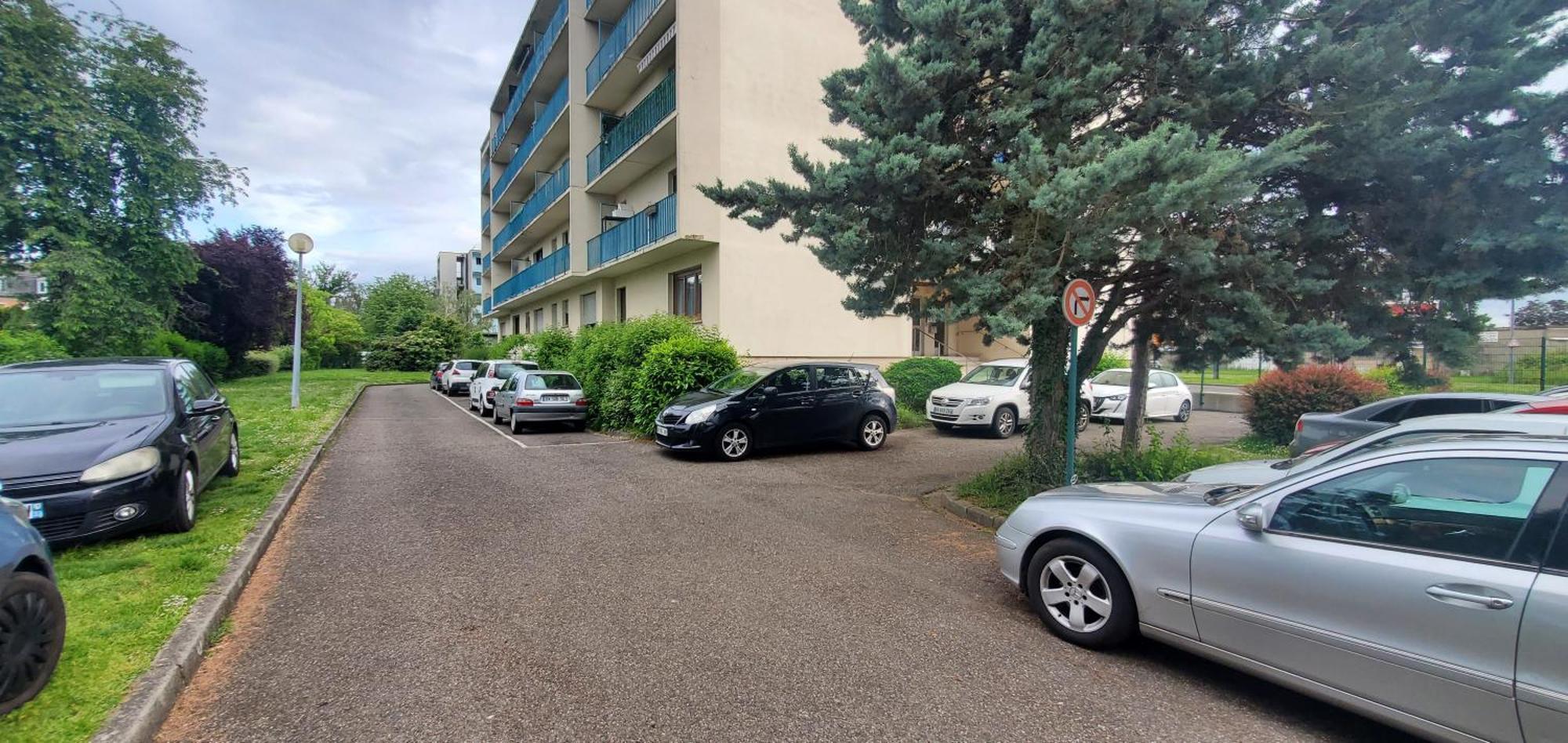 Studio Rdc Calme Avec Parking Ferme Pres Autoroute Et Tram C Mülhausen Exterior foto